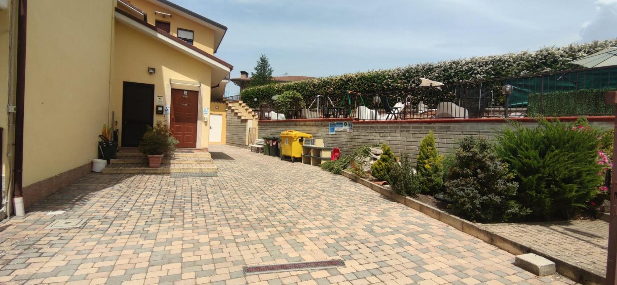Complesso Turistico Aurora - Camere B&B Poggio Picenze Luaran gambar